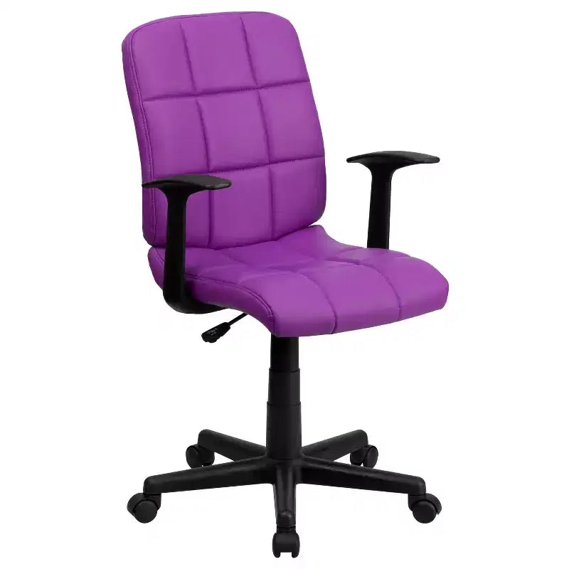Chaise de bureau pivotante Emma et Oliver en vinyle matelassé mi-hauteur avec accoudoirs