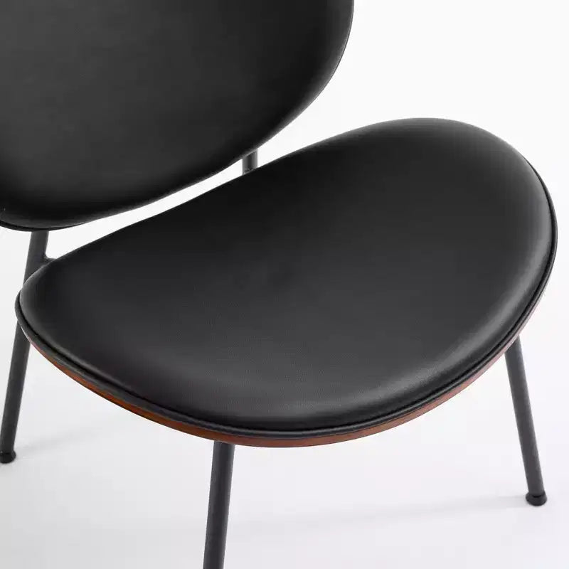 Chaise Okak Mid-Century Modern Shell, Chaise d'appoint sans accoudoirs en cuir PU noir et finition noyer pour salon, bureau