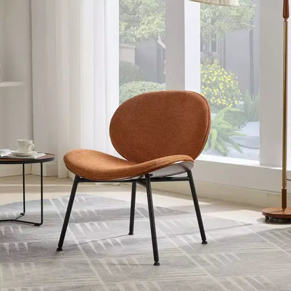 Chaise Okak Mid-Century Modern Shell, Chaise d'appoint sans accoudoirs en cuir PU noir et finition noyer pour salon, bureau