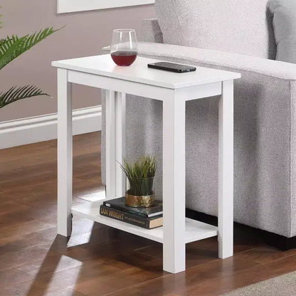 Table d'appoint compacte HomeStock Belmont avec finition grain de bois et étagère inférieure pour un rangement et un affichage pratiques