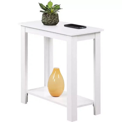Table d'appoint compacte HomeStock Belmont avec finition grain de bois et étagère inférieure pour un rangement et un affichage pratiques