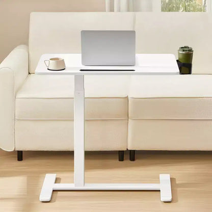 Table de lit mobile avec hauteur réglable, bureau roulant de 80 x 45 cm avec 2 porte-gobelets et fente pour appareil, Blanc Nuage