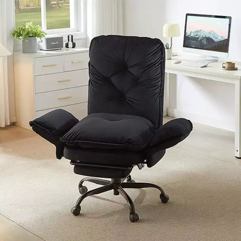 Chaise de bureau Bestier avec repose-pieds et accoudoirs relevables, chaise ergonomique à dossier haut avec poches latérales, chaise en cuir à pieds croisés avec roulettes