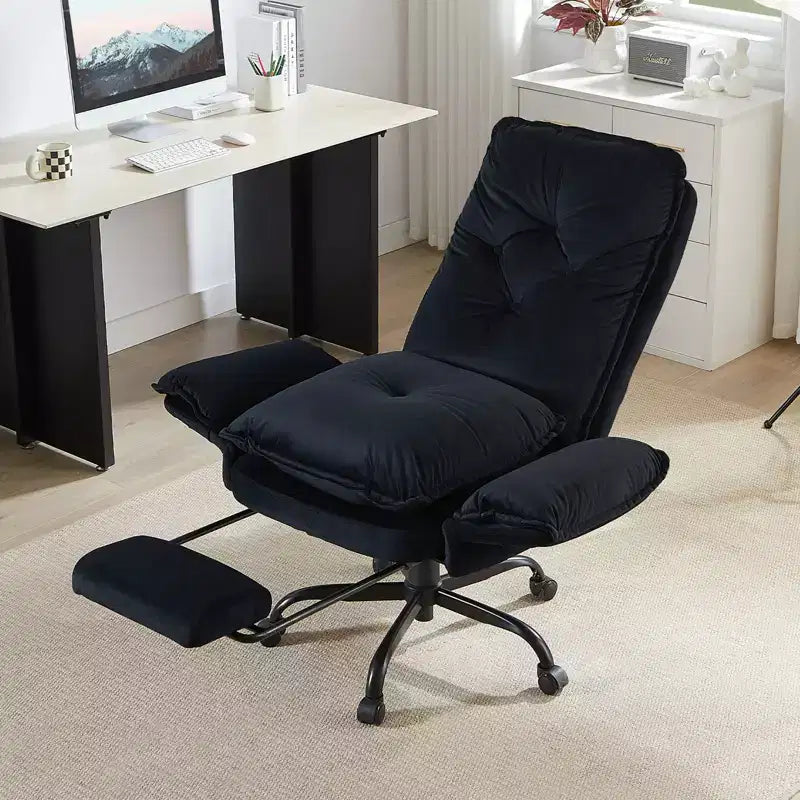 Chaise de bureau Bestier avec repose-pieds et accoudoirs relevables, chaise ergonomique à dossier haut avec poches latérales, chaise en cuir à pieds croisés avec roulettes