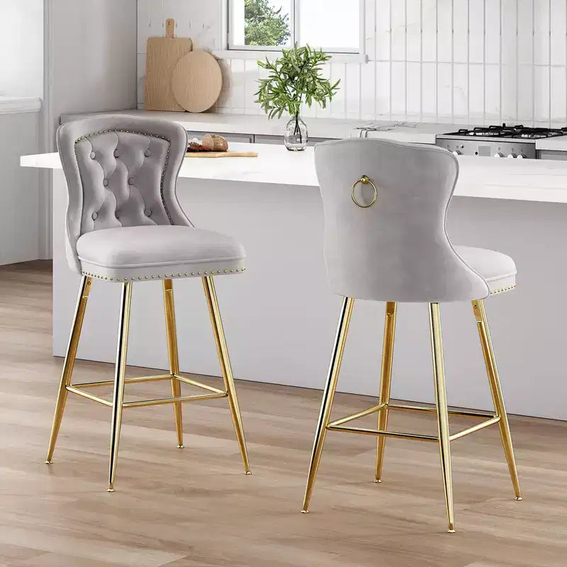 Lot de 2 tabourets de bar à hauteur de comptoir Okak en similicuir pour salles à manger, îlots de cuisine, chaises à dossier capitonné avec pieds dorés