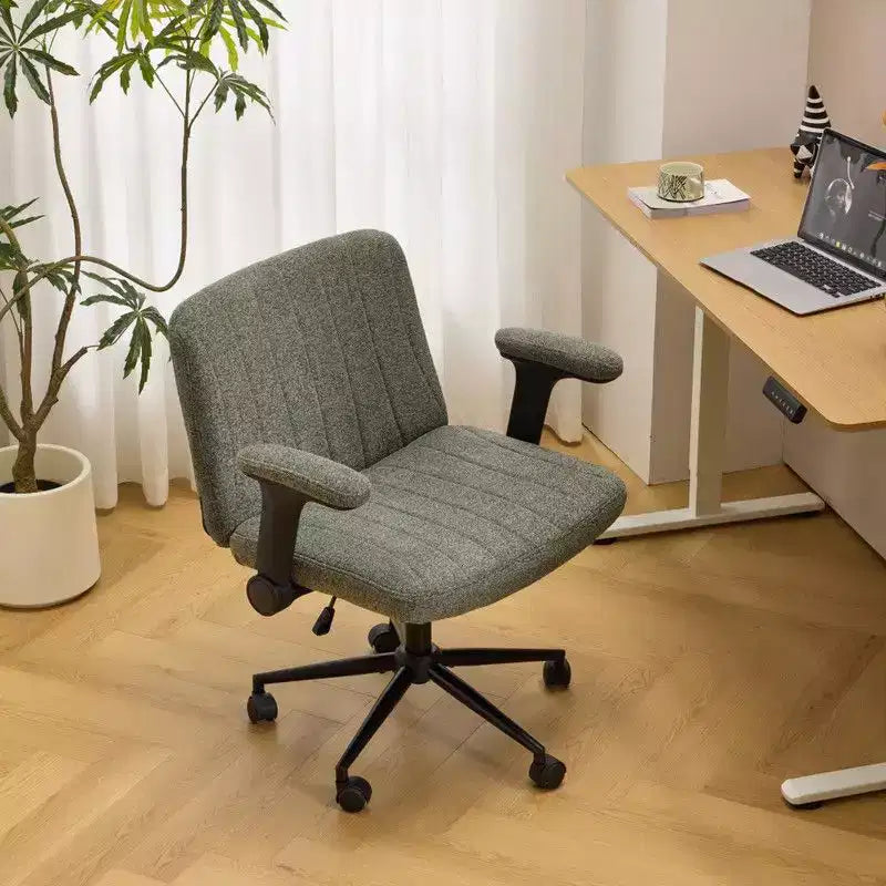 Karl Home | Fauteuil pivotant en chenille avec accoudoirs ajustables rabattables pour s'asseoir les jambes croisées