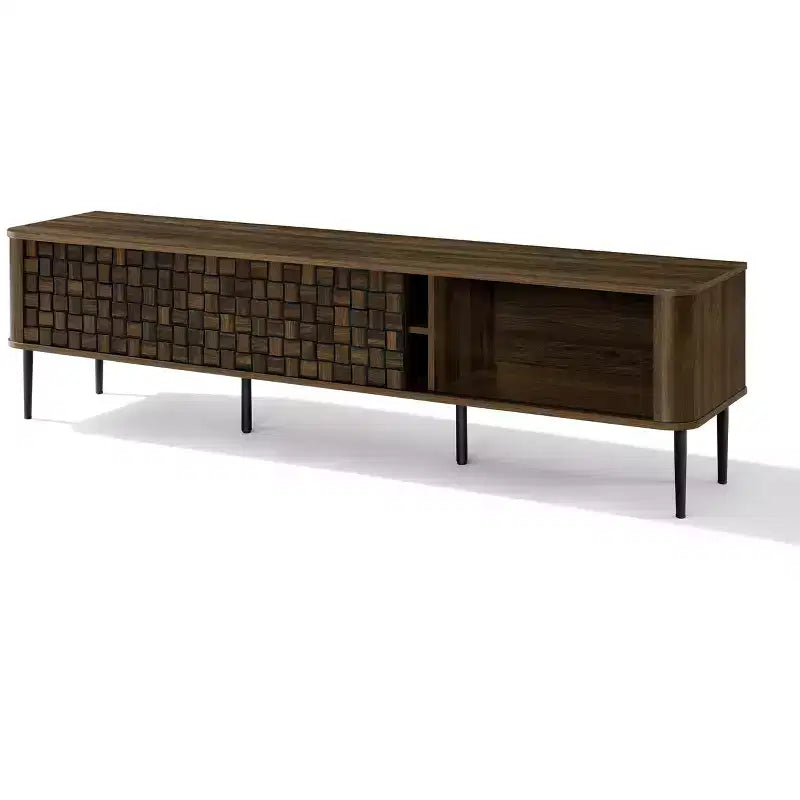 Meuble TV moderne LuxenHome 71" pour téléviseurs jusqu'à 75", console multimédia en bois marron avec portes coulissantes tressées