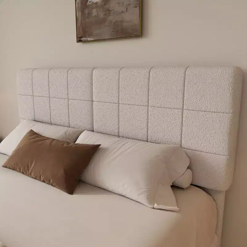 Cadre de lit flottant Okak au design élégant avec tête de lit rembourrée, lit de chambre principal moderne et minimaliste pour vous