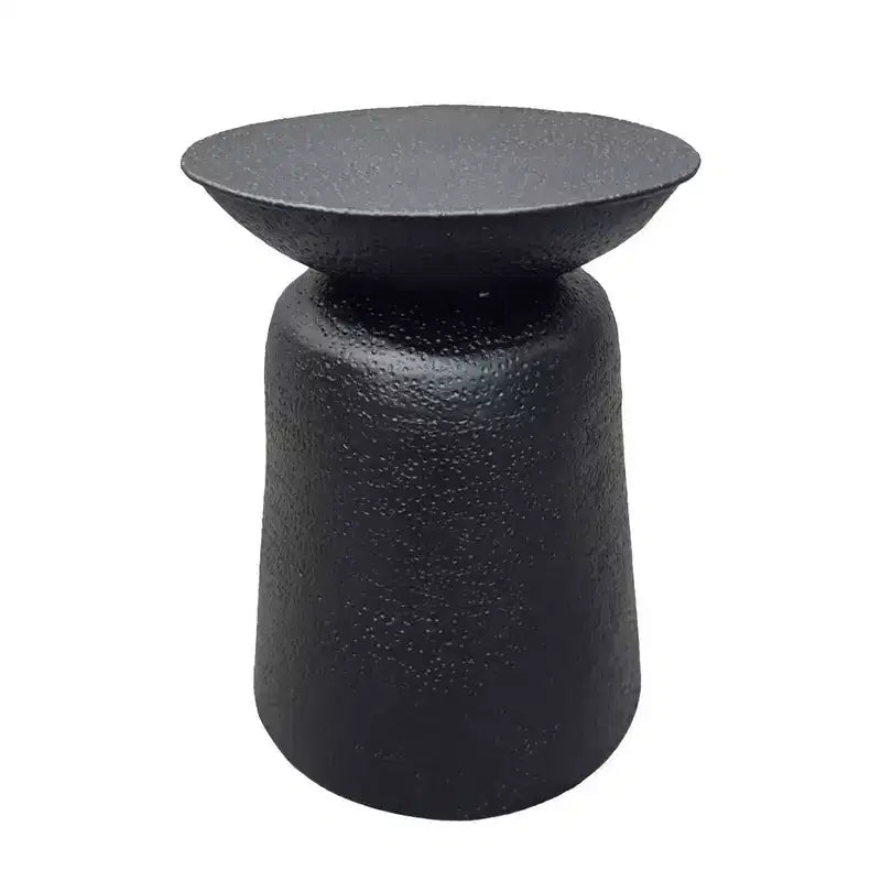 Table d'appoint ronde Royal Hampton Josi 21 pouces, design martelé à la main, base en aluminium sur pied de tambour