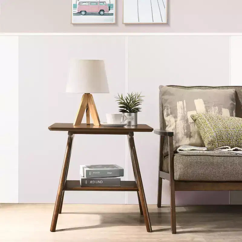 Table d'appoint Okak de style Mid-Century avec pieds en bois d'hévéa, table d'appoint avec étagère inférieure, table d'appoint étroite pour petits espaces, salon, marron