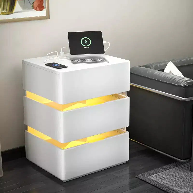 Table de chevet blanche VINGLI avec station de charge, Table de chevet LED, Table de chevet 3 tiroirs, Table de chevet intelligente