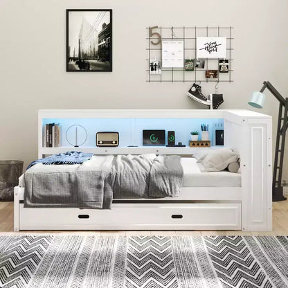 Cadre de lit de repos en bois pleine grandeur avec rangement, lit de repos avec lit gigogne et étagères de rangement, lit de repos d'angle en forme de L avec lumière et portes coulissantes