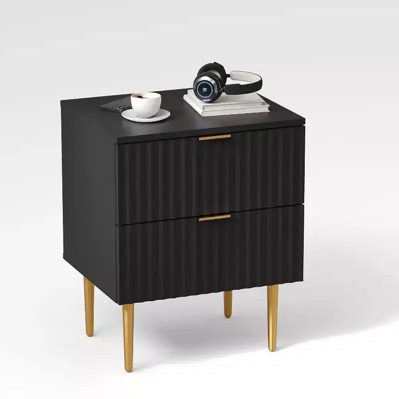 Table de chevet moderne cannelée avec station de charge et 2 tiroirs, ports USB et prises, table d'appoint dorée et en bois pour chambre à coucher