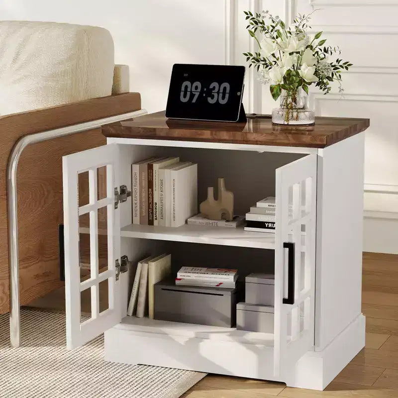 Grande table d'appoint de canapé carrée en bois, table de chevet, table de bout avec station de recharge, étagère réglable pour salon chambre, blanc
