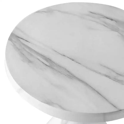Table d'appoint ronde LeisureMod Isidra 19 en fibrestone avec finition effet marbre et piètement tulipe évasé pour salons, patios ou espaces lounge