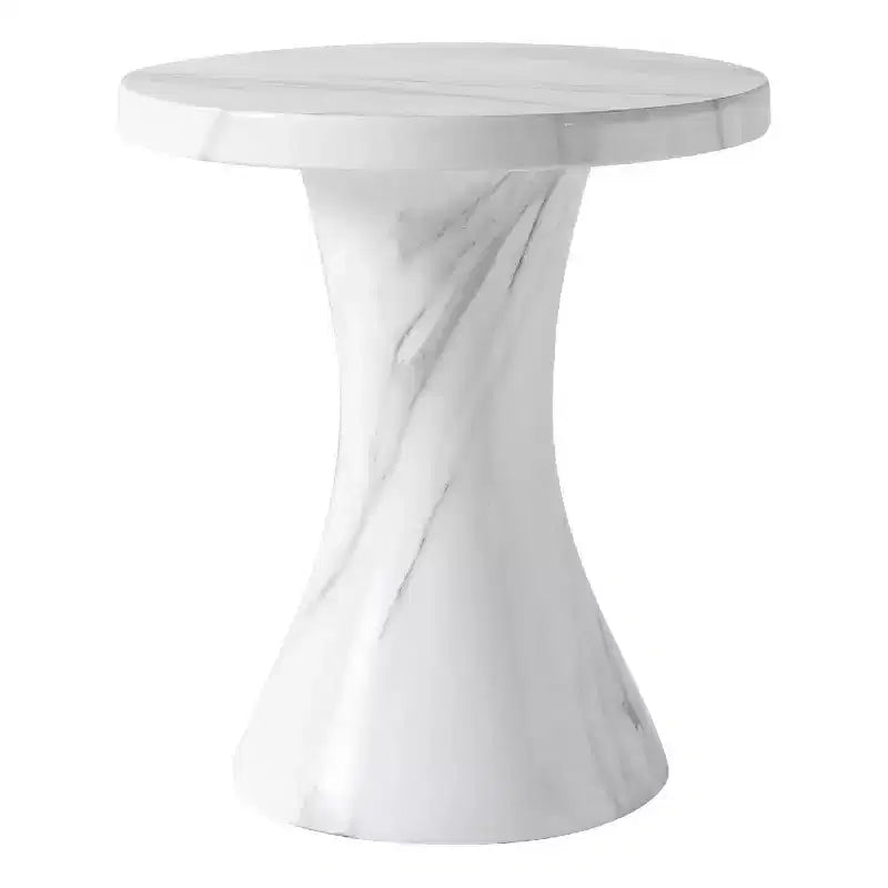 Table d'appoint ronde LeisureMod Isidra 19 en fibrestone avec finition effet marbre et piètement tulipe évasé pour salons, patios ou espaces lounge