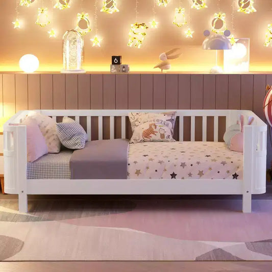 Lit plateforme en bois JVNOXK pour enfants, lit simple bas en bois avec barrières pour filles et garçons, blanc