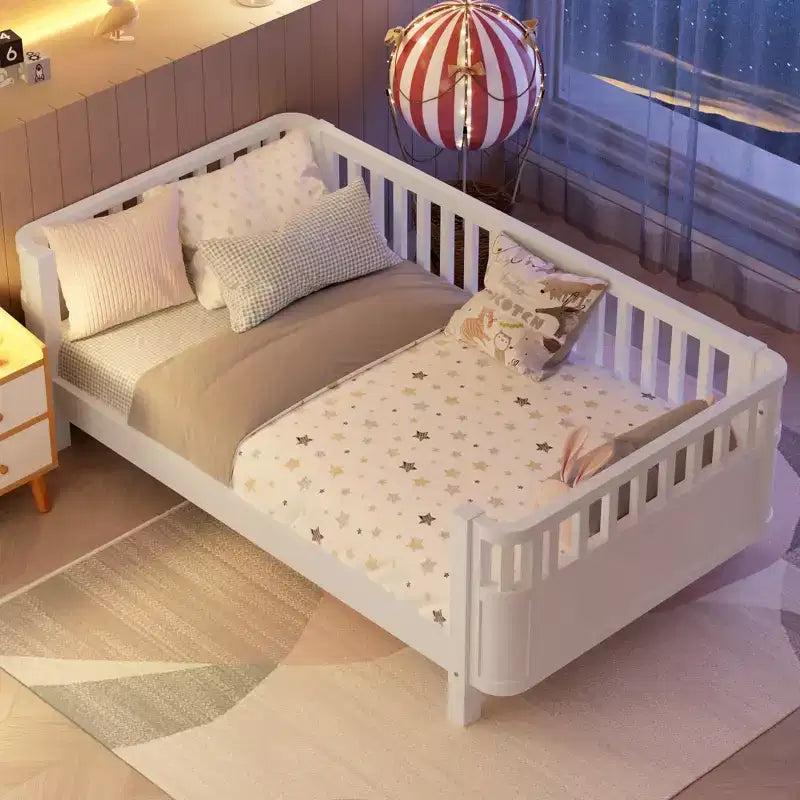 Lit plateforme en bois JVNOXK pour enfants, lit simple bas en bois avec barrières pour filles et garçons, blanc