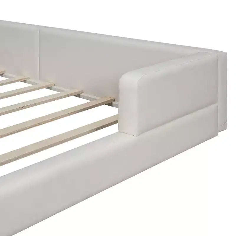 Lit capitonné Queen Size au sol avec 2 liseuses, lit plateforme en cuir PU avec tête de lit ergonomique et barrière de sécurité