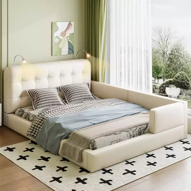 Lit capitonné Queen Size au sol avec 2 liseuses, lit plateforme en cuir PU avec tête de lit ergonomique et barrière de sécurité