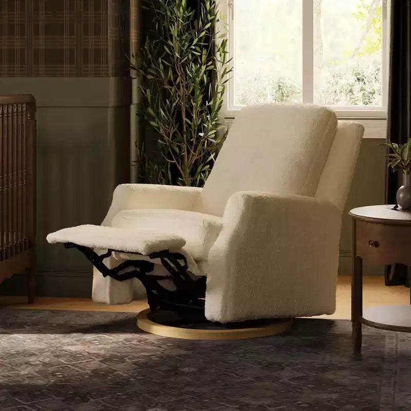 Fauteuil inclinable et pivotant Namesake Crewe Electronic - Bouclé ivoire avec base en bois clair
