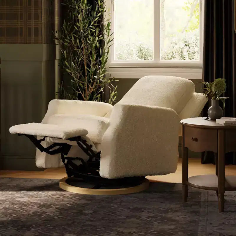 Fauteuil inclinable et pivotant Namesake Crewe Electronic - Bouclé ivoire avec base en bois clair