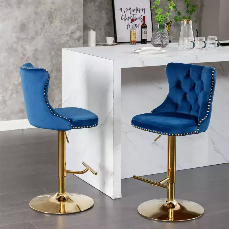Lot de 2 tabourets de bar pivotants en velours Okak à hauteur réglable, tabourets de bar modernes rembourrés avec base dorée pour pub à la maison