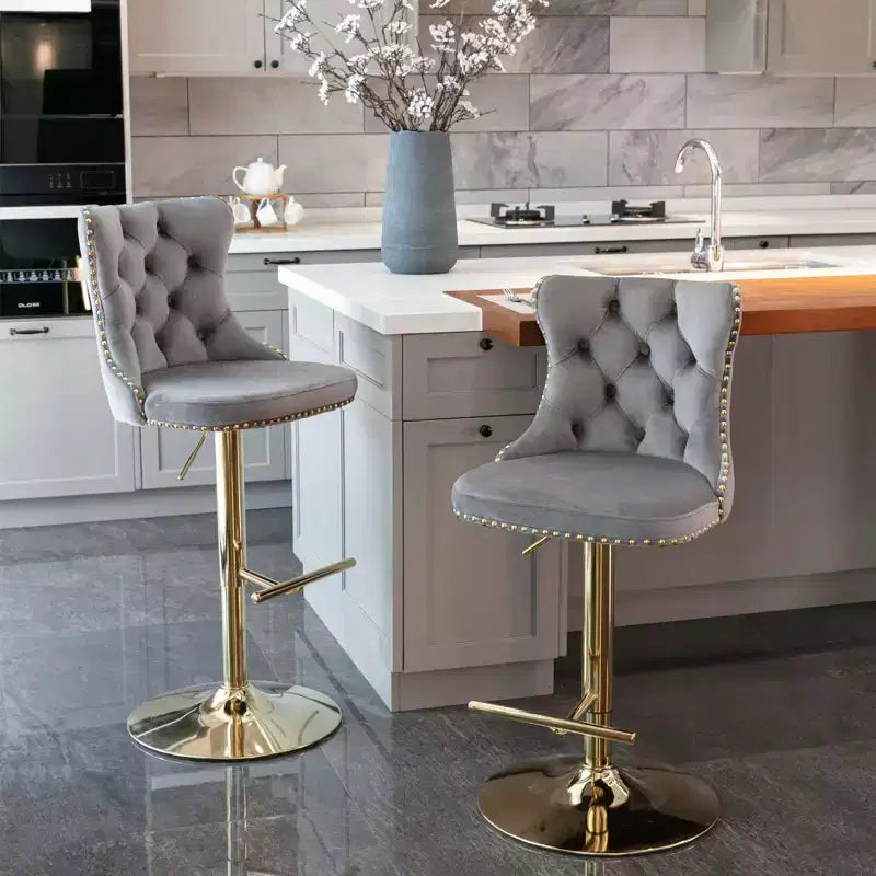 Lot de 2 tabourets de bar pivotants en velours Okak à hauteur réglable, tabourets de bar modernes rembourrés avec base dorée pour pub à la maison