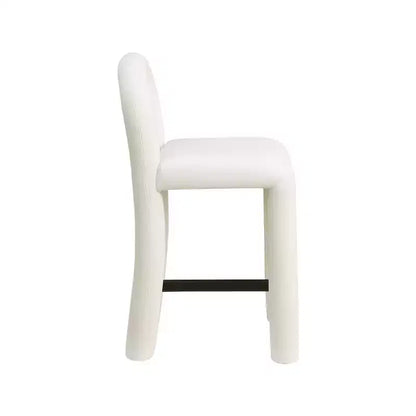 Meridian Furniture, Tabouret Amari en cuir végétalien