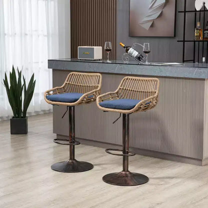 Tabourets de bar modernes pivotants Okak hauteur comptoir, lot de 2, tabourets de bar en rotin réglables avec coussin et repose-pieds, tabourets de comptoir pour la cuisine