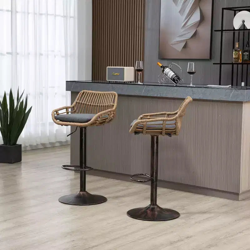 Tabourets de bar modernes pivotants Okak hauteur comptoir, lot de 2, tabourets de bar en rotin réglables avec coussin et repose-pieds, tabourets de comptoir pour la cuisine