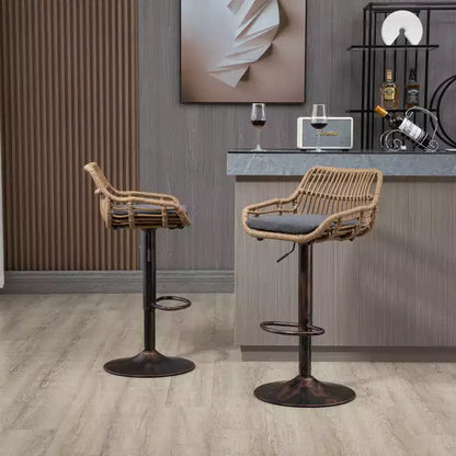 Tabourets de bar modernes pivotants Okak hauteur comptoir, lot de 2, tabourets de bar en rotin réglables avec coussin et repose-pieds, tabourets de comptoir pour la cuisine