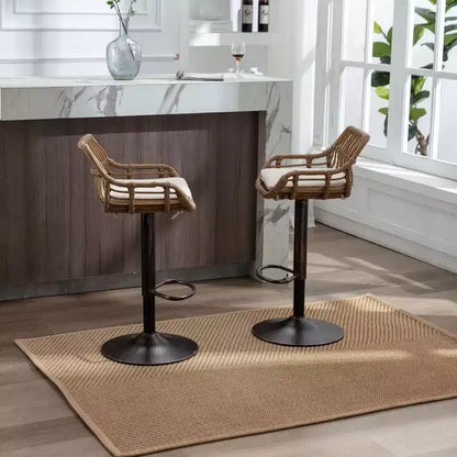 Tabourets de bar modernes pivotants Okak hauteur comptoir, lot de 2, tabourets de bar en rotin réglables avec coussin et repose-pieds, tabourets de comptoir pour la cuisine