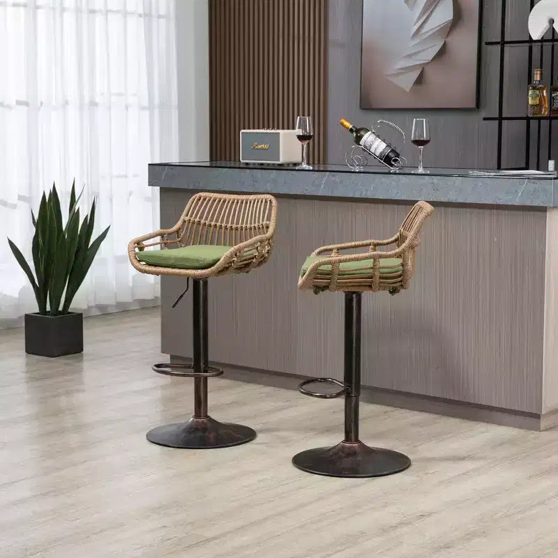 Tabourets de bar modernes pivotants Okak hauteur comptoir, lot de 2, tabourets de bar en rotin réglables avec coussin et repose-pieds, tabourets de comptoir pour la cuisine