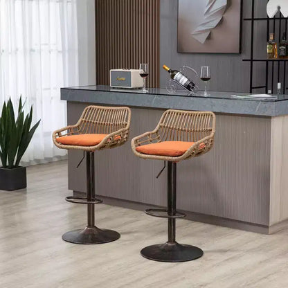 Tabourets de bar modernes pivotants Okak hauteur comptoir, lot de 2, tabourets de bar en rotin réglables avec coussin et repose-pieds, tabourets de comptoir pour la cuisine