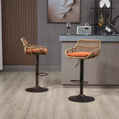 Tabourets de bar modernes pivotants Okak hauteur comptoir, lot de 2, tabourets de bar en rotin réglables avec coussin et repose-pieds, tabourets de comptoir pour la cuisine