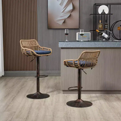 Tabourets de bar modernes pivotants Okak hauteur comptoir, lot de 2, tabourets de bar en rotin réglables avec coussin et repose-pieds, tabourets de comptoir pour la cuisine
