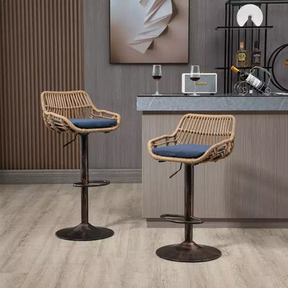 Tabourets de bar modernes pivotants Okak hauteur comptoir, lot de 2, tabourets de bar en rotin réglables avec coussin et repose-pieds, tabourets de comptoir pour la cuisine