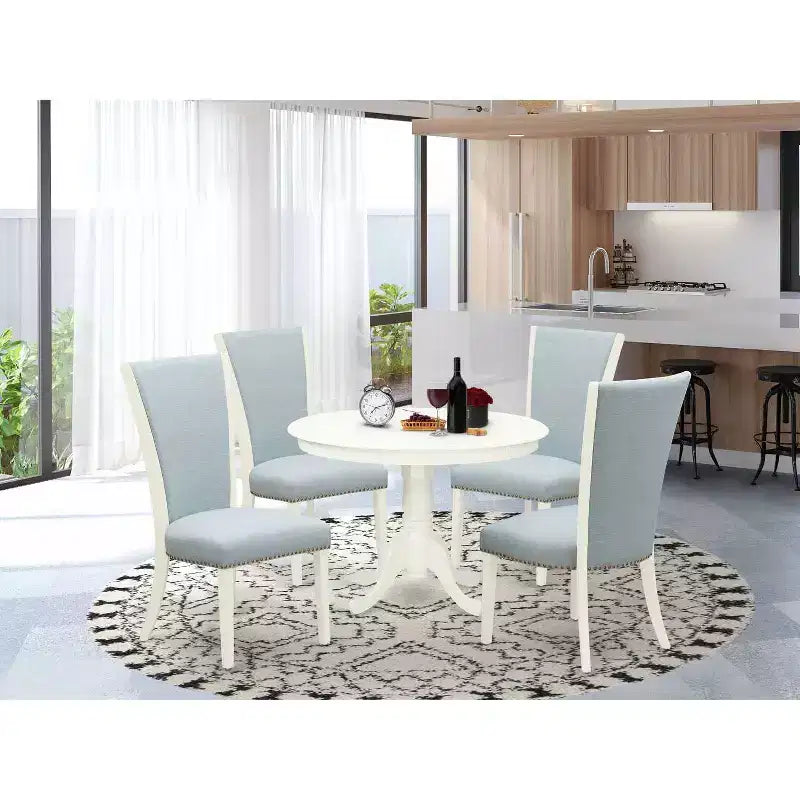 Table à manger HomeStock 5 pièces en bois massif finition lin blanc avec 4 chaises Parson