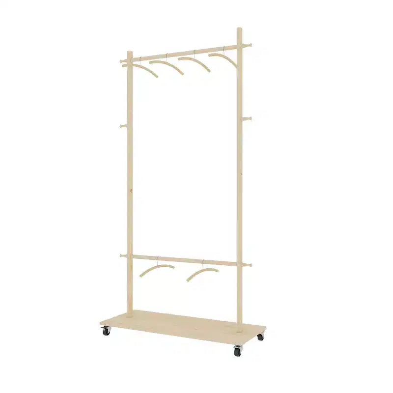 Porte-manteau sur pied Okak en bois peu encombrant avec 6 cintres en bois, support à manteaux avec étagère réglable et roulettes, porte-manteau pour salon, pin ancien