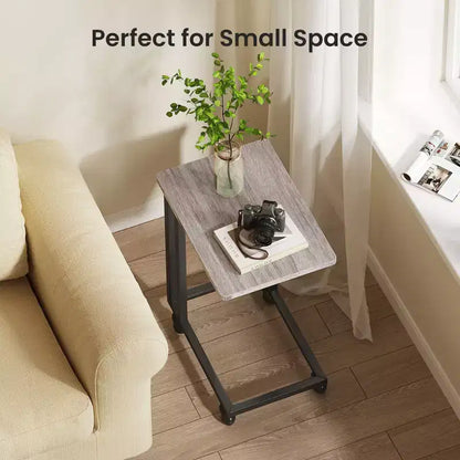 JIONJOY Table d'appoint en C à glisser sous le canapé/lit, roulettes portables/pieds réglables, peu encombrante pour salon et chambre à coucher