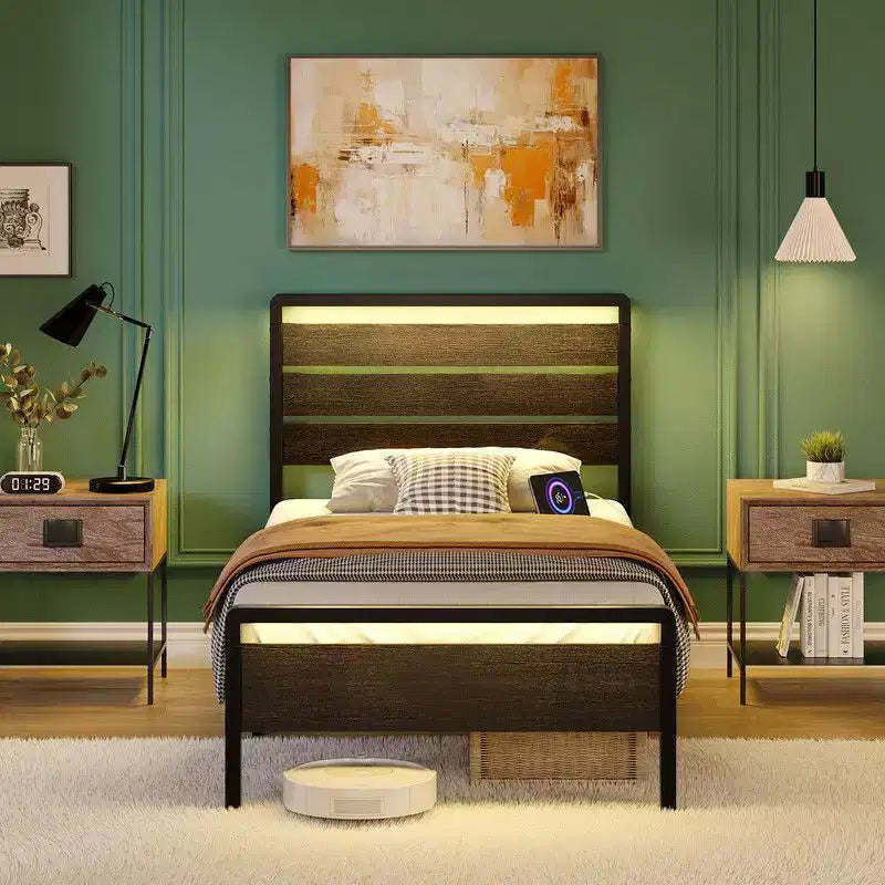 Cadre de lit Karl Home avec éclairage LED et station de recharge, lit plateforme en métal avec tête de lit en bois, sommier tapissier non requis
