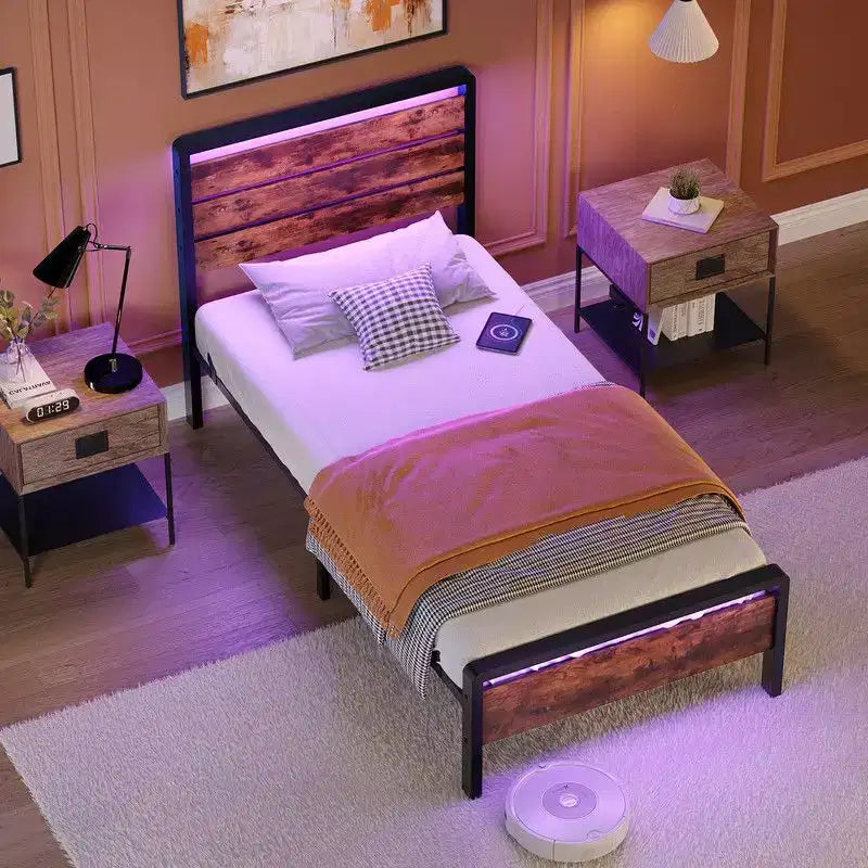 Cadre de lit Karl Home avec éclairage LED et station de recharge, lit plateforme en métal avec tête de lit en bois, sommier tapissier non requis