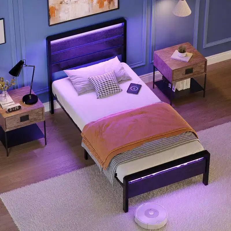 Cadre de lit Karl Home avec éclairage LED et station de recharge, lit plateforme en métal avec tête de lit en bois, sommier tapissier non requis