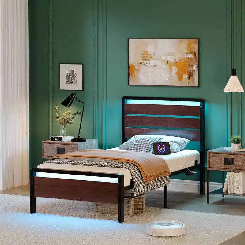 Cadre de lit Karl Home avec éclairage LED et station de recharge, lit plateforme en métal avec tête de lit en bois, sommier tapissier non requis