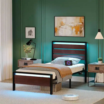 Cadre de lit Karl Home avec éclairage LED et station de recharge, lit plateforme en métal avec tête de lit en bois, sommier tapissier non requis