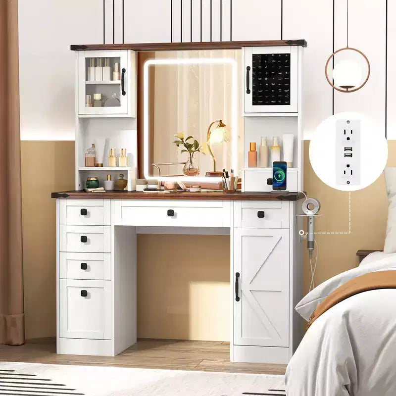 Coiffeuse de ferme Costway avec miroir lumineux et table de maquillage avec 3 portes