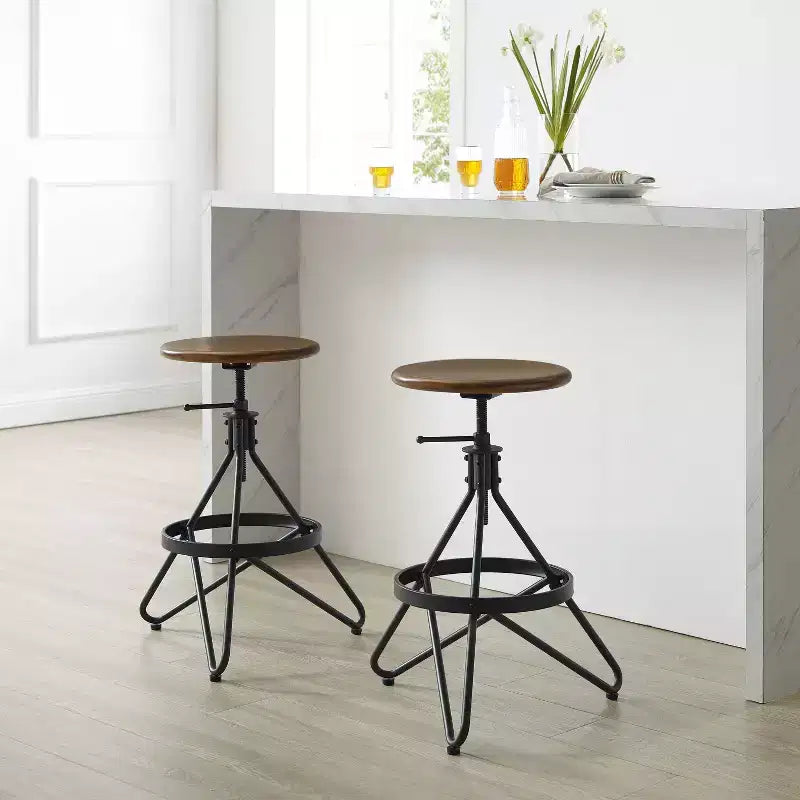 Lot de 2 tabourets de bar pivotants à hauteur réglable Kalen Crosley brun/noir mat : cadre en acier, style industriel-ferme