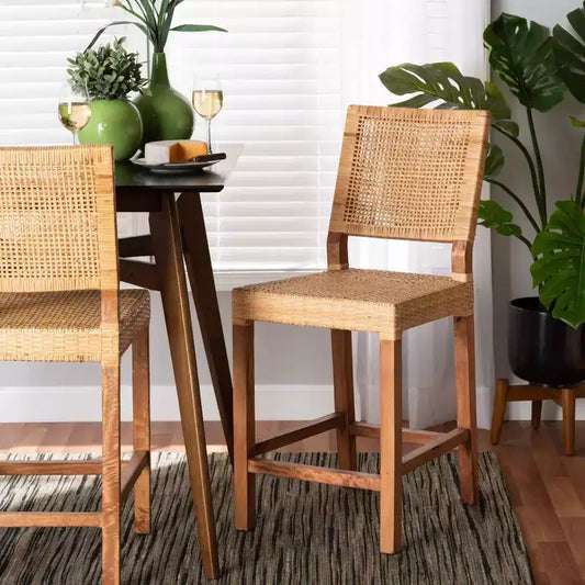 Tabouret de comptoir en rotin et bois Lesia Naturel/Noyer - bali & pari : Cadre en acajou, Aucun assemblage requis