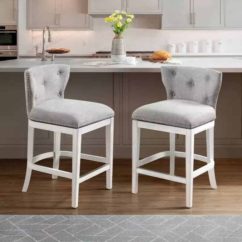 Lot de 2 tabourets de bar pivotants hauteur comptoir Miranda blancs - Alaterre Furniture : Tissu lin, garniture cloutée, retour pivotant à mémoire de forme